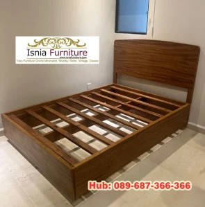 Tempat Tidur Jati Belanda